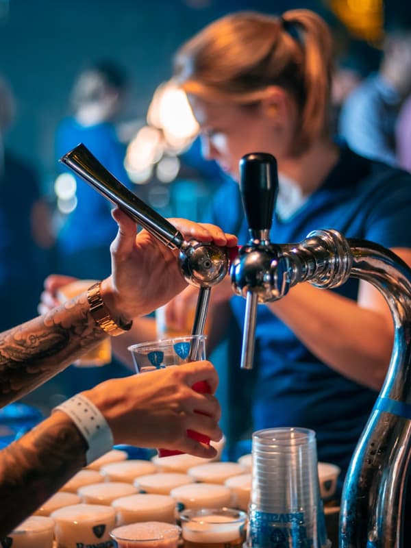 Caverta bar about